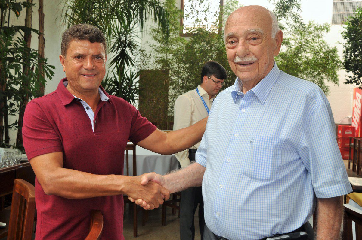 Célio Moreira se reúne com prefeitos eleitos