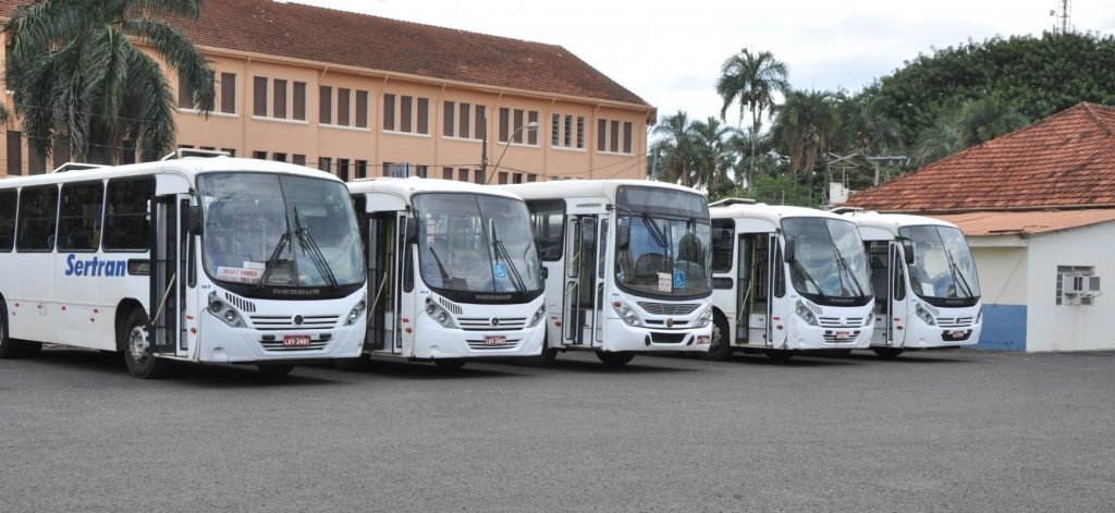 Transporte público em Araguari é paralisado mais uma vez