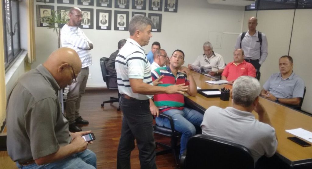 Representantes do transporte de carga não chegam a um acordo e novo encontro é agendado para junho