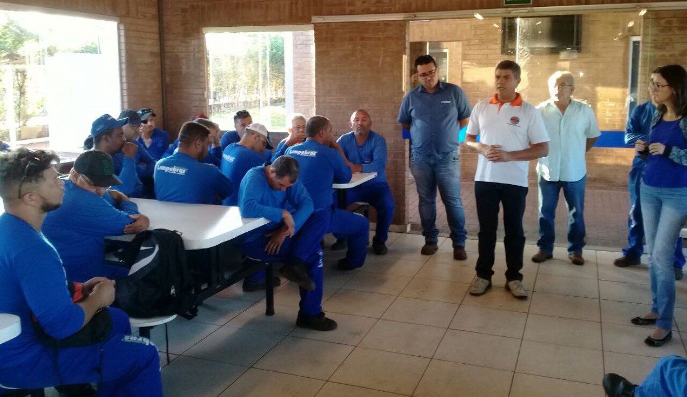 Sindttrans reúne com trabalhadores da Limpebrás