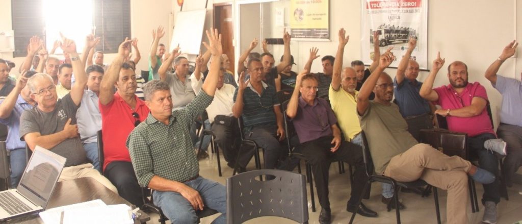 Célio Moreira participa de reunião em Belo Horizonte