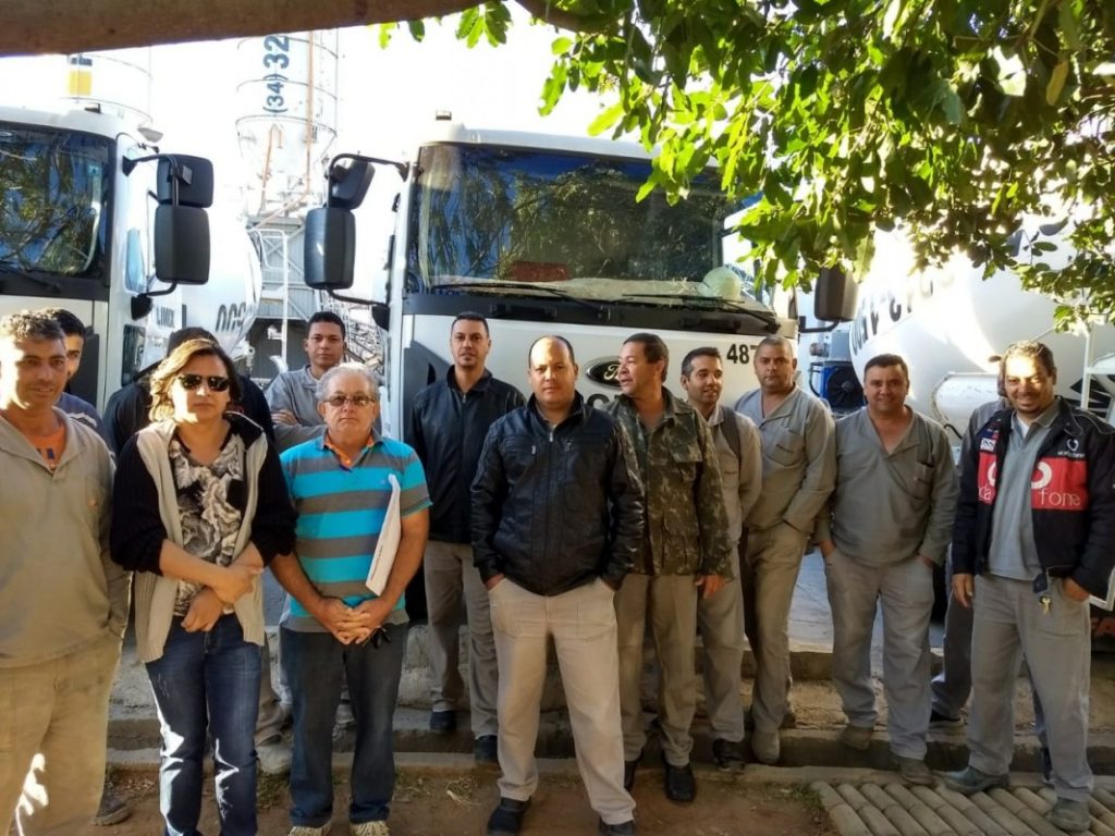 Trabalhadores da Polimix paralisam as atividades