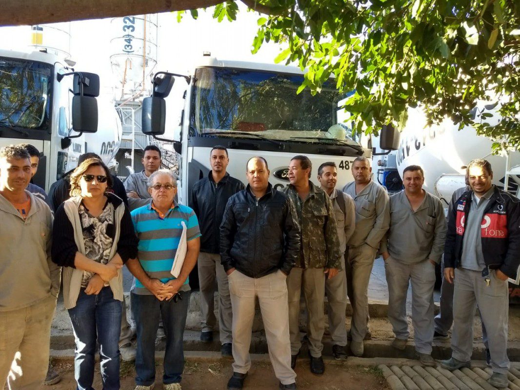 Trabalhadores da Polimix paralisam as atividades
