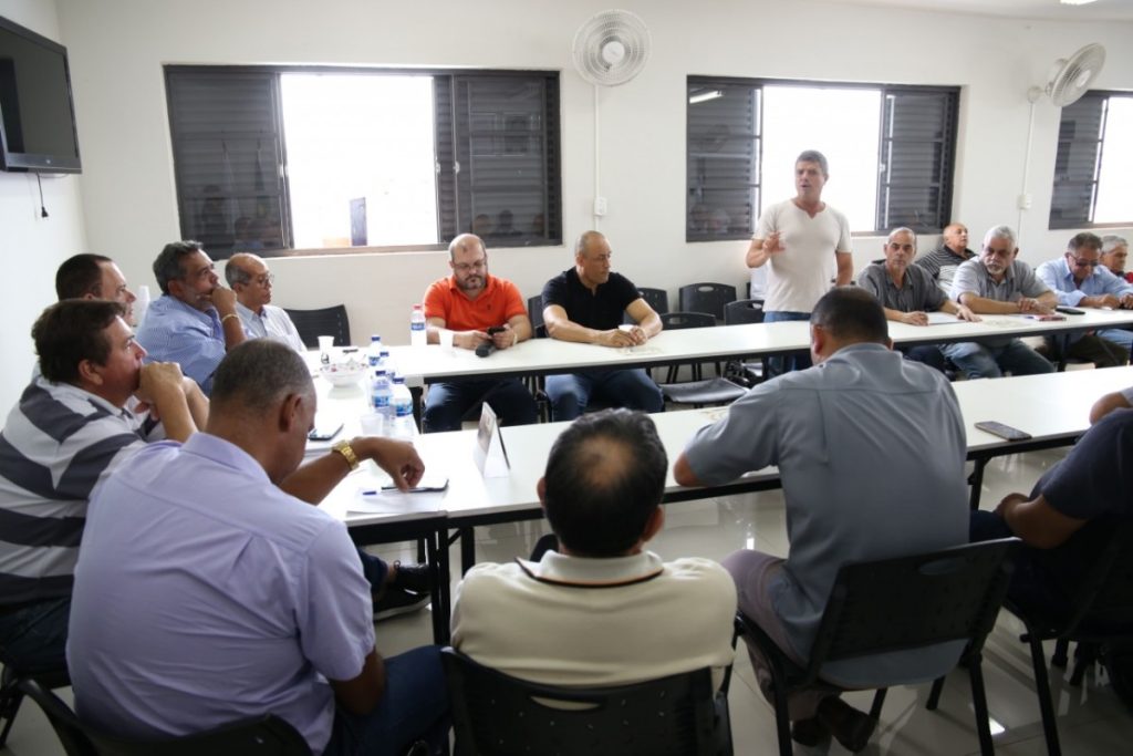 CÉLIO MOREIRA PARTICIPA DE REUNIÃO NA FETTROMINAS