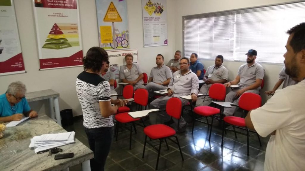 SINDTTRANS realiza assembleia com trabalhadores da Veronese Transportes