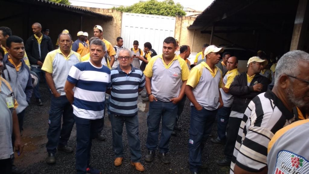 SINDTTRANS realiza assembleia com trabalhadores do Guaraná Mineiro