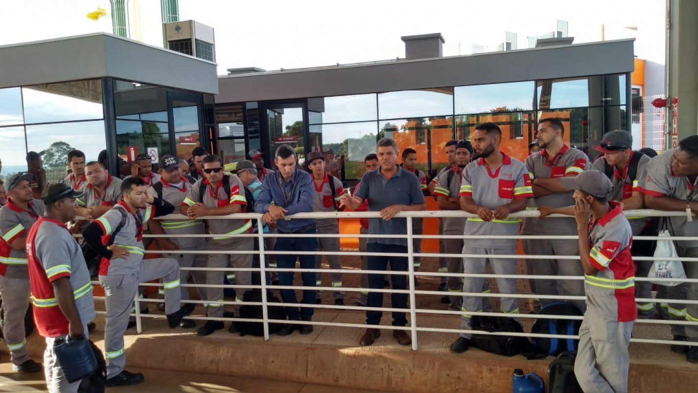 SINDTTRANS realiza assembleia com trabalhadores da Uberlândia Refresco (Coca-Cola)