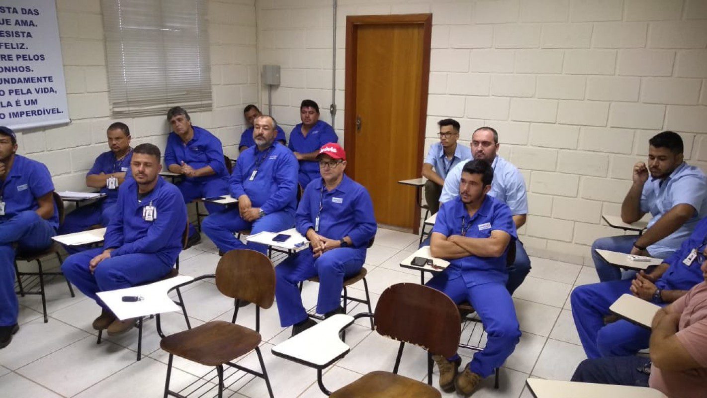 SINDTTRANS realiza assembleia com trabalhadores da TRANSAC