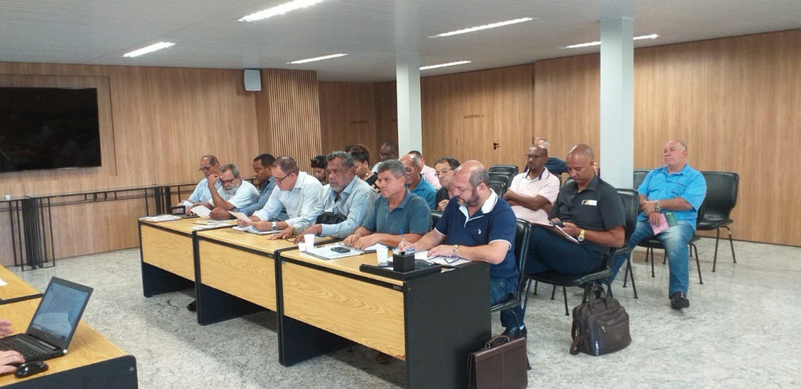 Sindttrans participa de negociações da CCT do transporte de carga