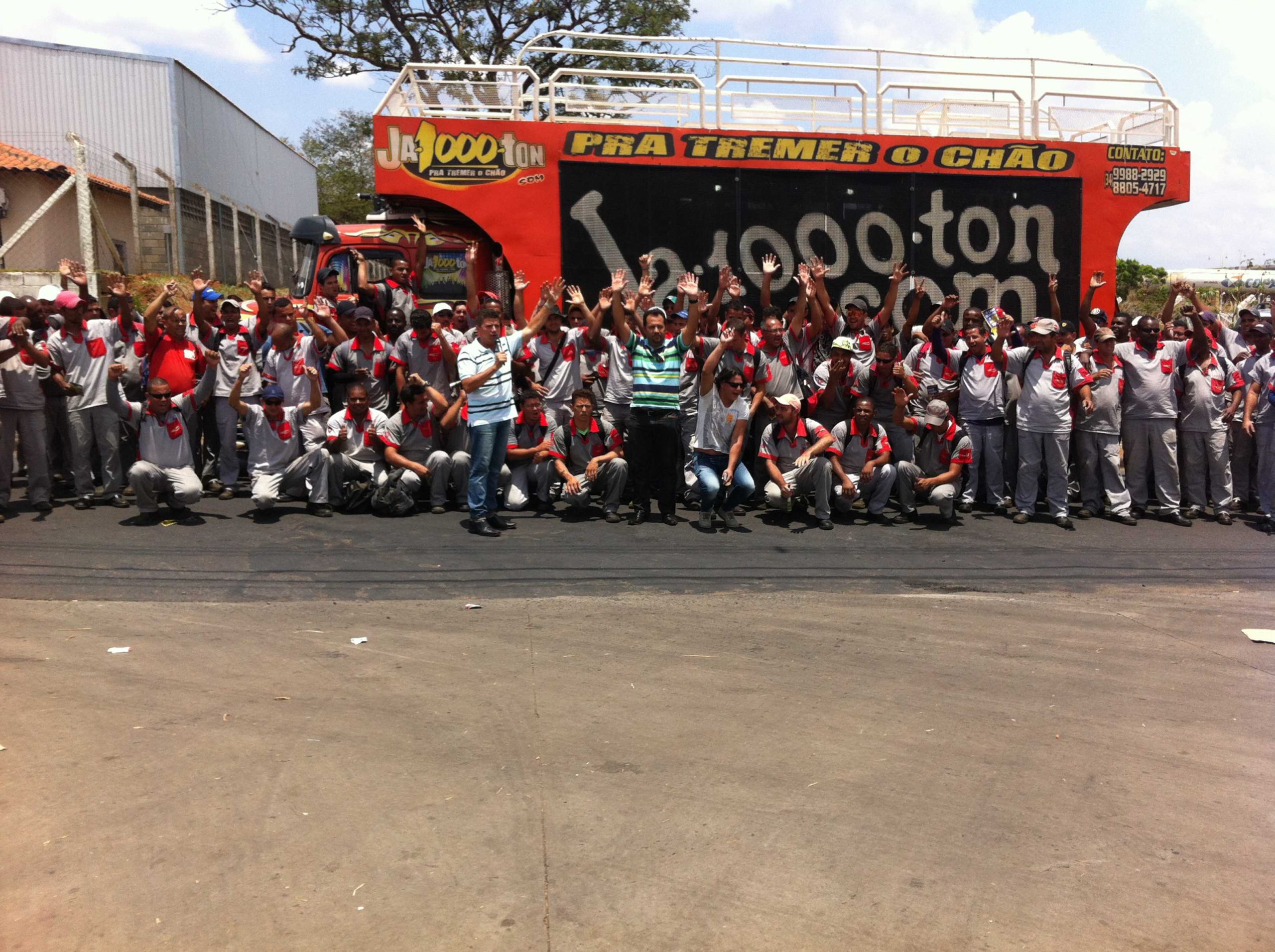 VITÓRIA para os Trabalhadores da Uberlândia Refrescos.