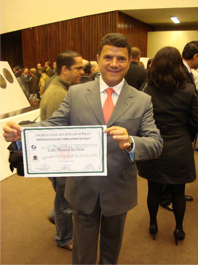 Presidente do SINDTTRANS Célio Moreira da Silva recebe homenagem em Curitiba