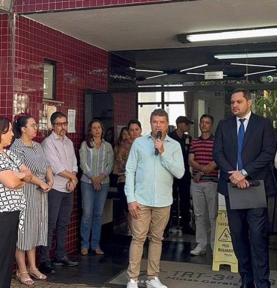 Sindttrans participa de ato nacional em defesa da Justiça do Trabalho em Uberlândia